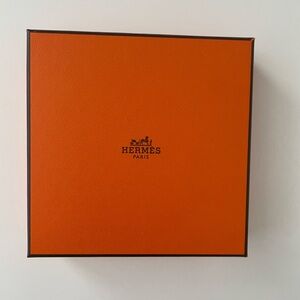 HERMES BOX 5.25”x 5.25”x 1.25”